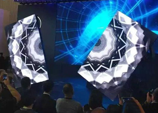 機械臂+led屏互動在產品發布會的應用場景