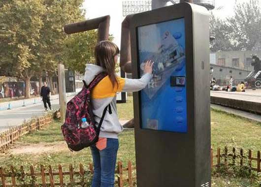 觸摸一體機在景區的應用場景