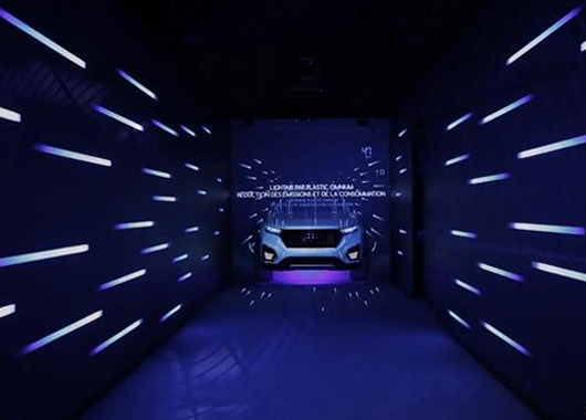 折幕投影在產品發(fā)布會的應用場景