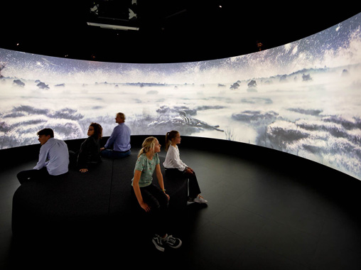 弧幕投影系統融合-蘇州好奇數字科技公司